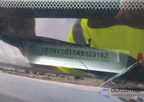 2010 Dodge Ram 1500 Slt/Sport/Trx z USA, uszkodzony, nr VIN 1D7RV1GT6AS123182